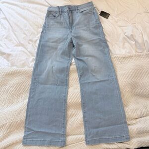Joe’s Jeans Wide Cut High Waisted Light Wash Women’s Jeans Size 31